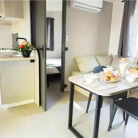 Confortable Avec Climatisation - 8 Pers. - Api-1-52-2766 * Vic-la-Gardiole