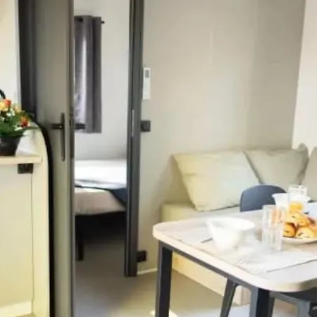 Confortable Avec Climatisation - 8 Pers. - Api-1-52-2766 Camping Vic-la-Gardiole