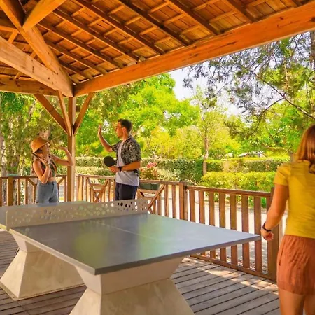 Confortable Avec Climatisation - 8 Pers. - Api-1-52-2766 Camping *
