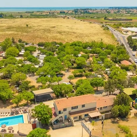 Camping Confortable Avec Climatisation - 8 Pers. - Api-1-52-2766 *
